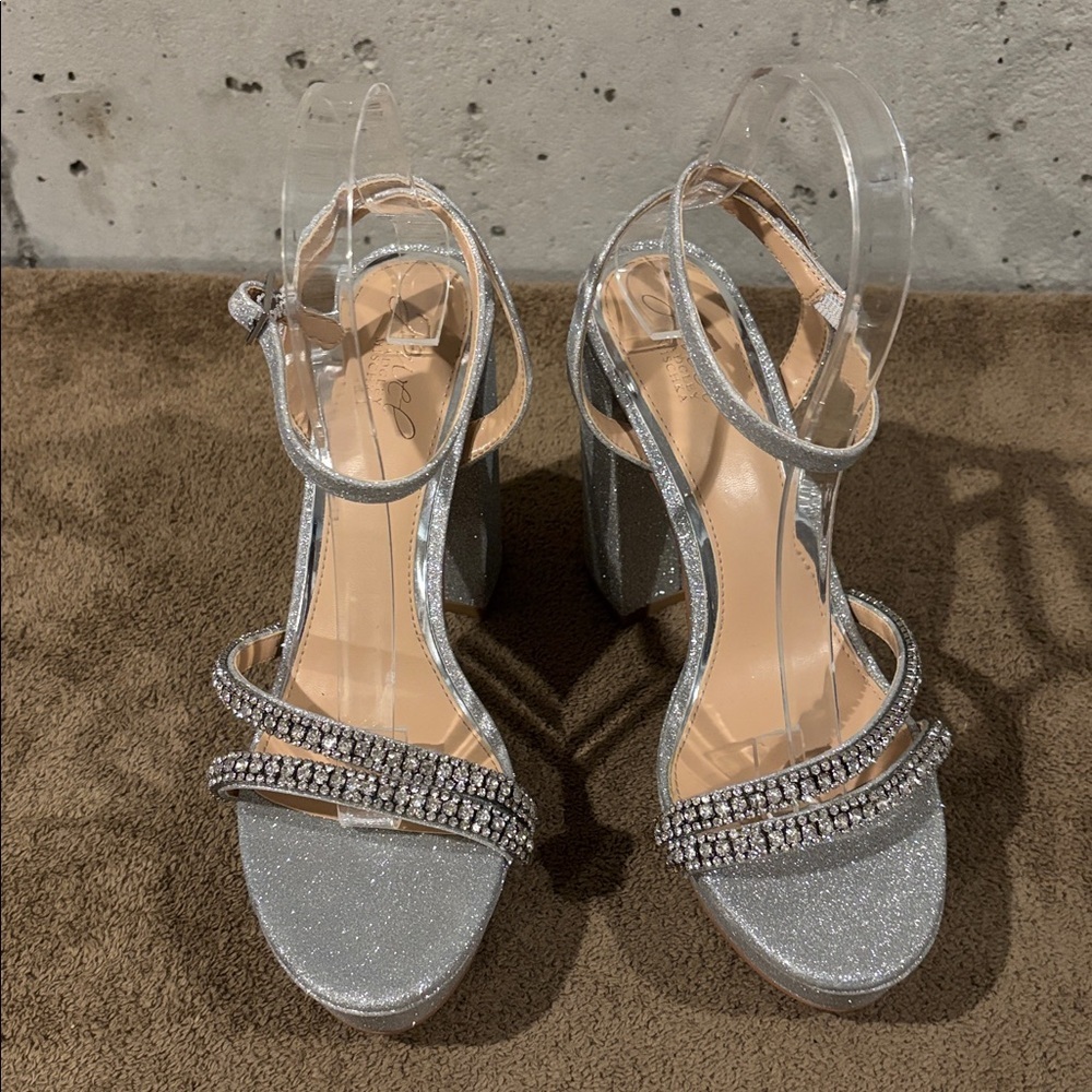 Jewel Badgley Mischka Silver Rochel Platform Heels W/ Gemstone Straps - Size 8 - Picture 3 of 9